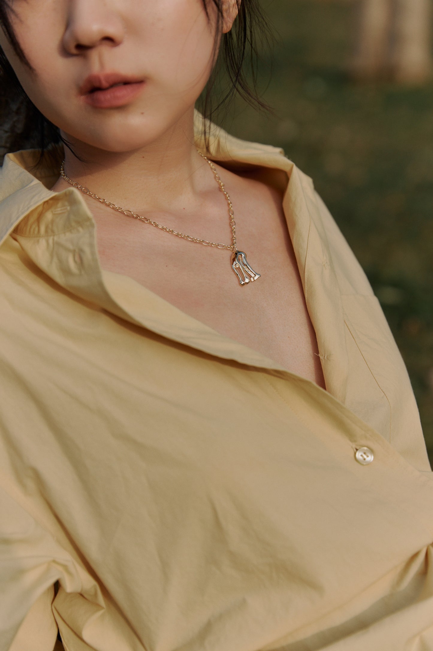 Foward bend pendant ( 18K Gold plated)